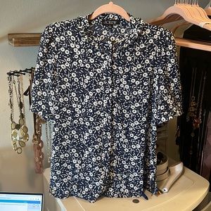 Button floral blouse